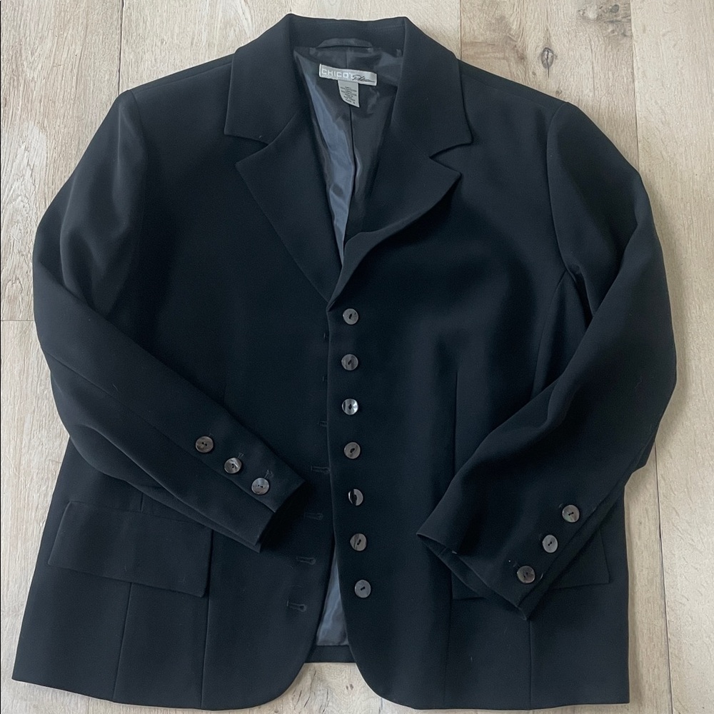 Chico’s Platinum Seven Button Blazer Size 3/16 Black